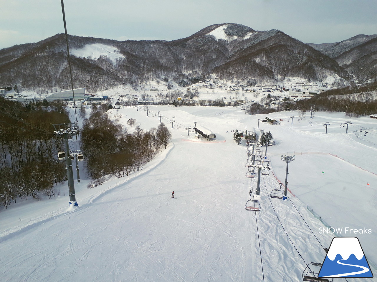 夕張リゾートマウントレースイ 積雪豊富なゲレンデをプライベート感覚で楽しみましょう♪